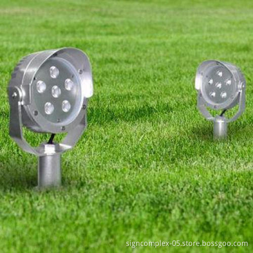 6-piece LED Garden Lights with 792lm Light Output and 12W Power